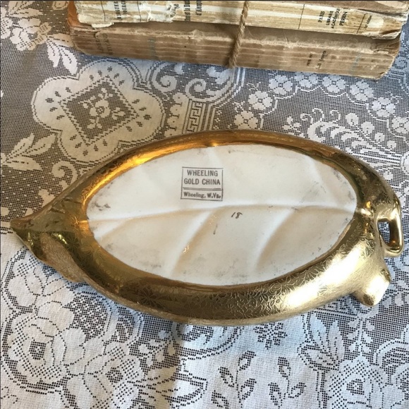 Vtg. Gold Vintage Wheeling serving display dish - Picture 8 of 8